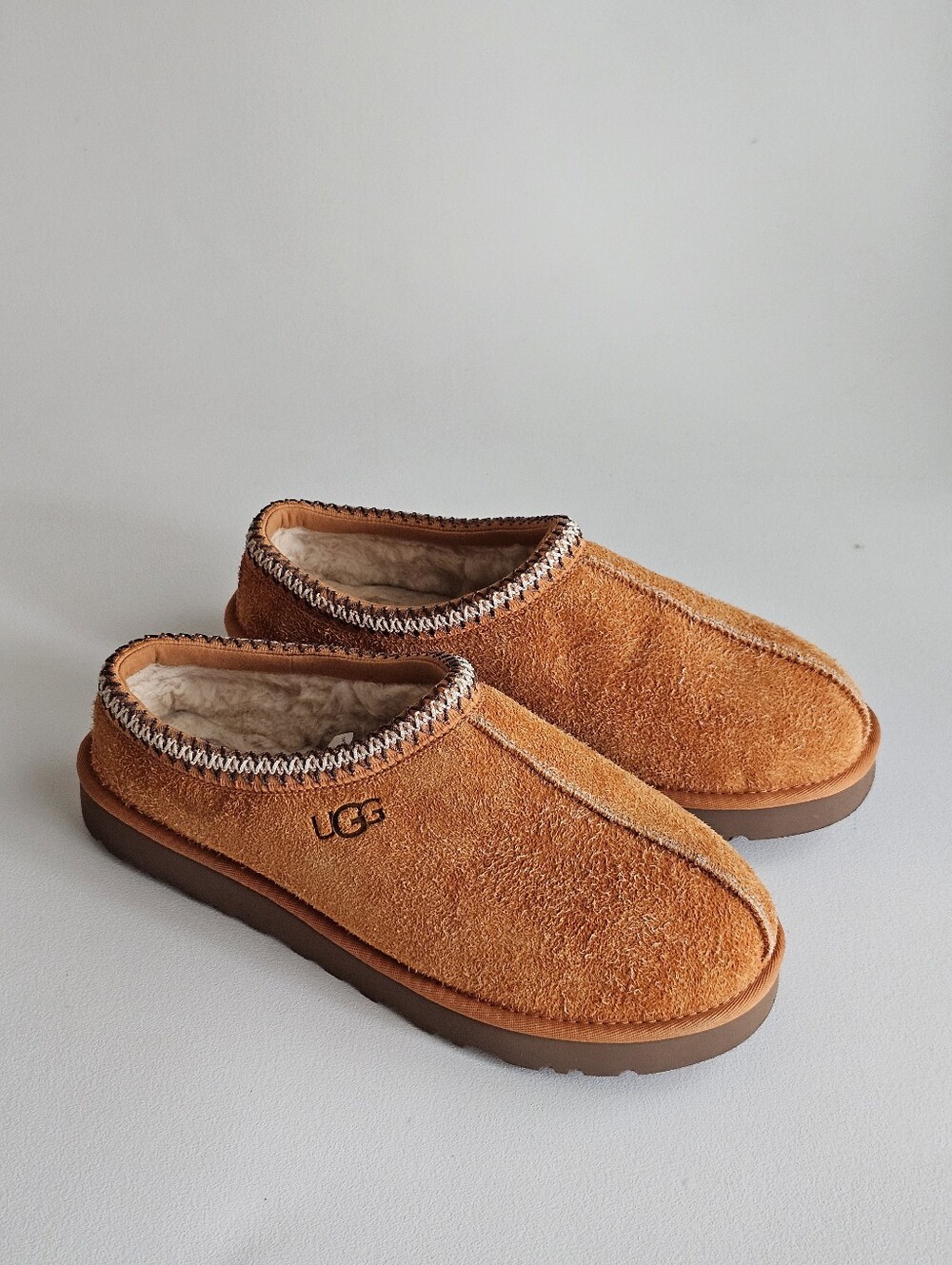 UGG Tasman Shaggy Suede Slippers Dark Apricot Men’s Size 12 Like New Box - Picture 2 of 14